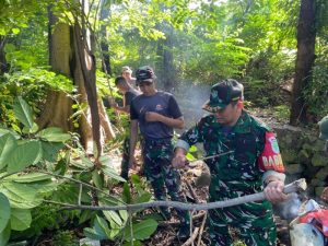 Karya Bakti TNI, Koramil 05/Kramat Jati, Makasar Bersama Yon Bekang 5/ARY Buat Kantor Sekretariat RT
