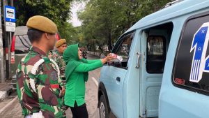 Batalyon Arhanud 6/BAY Gelar Kegiatan Jumat Berbagi: Wujud Kepedulian Prajurit dan Persit kepada Masyarakat