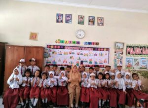 Acara Perpisahan di Sekolah dan Efek Positifnya serta Solusi untuk Mempertahankannya