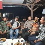 Ngopi Bareng Warga, Babinsa Medan Satria dan Tiga Pilar Bahas Kenakalan Remaja dan Edukasi Masuk Barak Militer