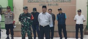 Dukung Pemberlakuan Jam Malam bagi Pelajar, Danramil 05/Bantargebang Bersama Tiga Pilar Gelar Apel dan Patroli Malam