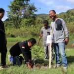 Pemkab Toba Gelar Bersih Sampah dan Penanaman Pohon di Meat