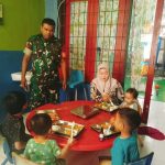 Babinsa Koramil 02/Pondok Gede Dampingi Distribusi 3.258 Paket Makan Sehat Bergizi di Jaticempaka