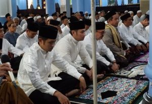 Bupati dan Forkopimda Laksanakan Sholat Iduladha di Masjid Agung Tuban