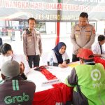 Memperingati HUT Bhayangkara ke-79, Polres Metro Jakarta Utara Gelar Bakti Kesehatan Gratis Bagi Ojol dan Warga