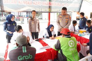 Memperingati HUT Bhayangkara ke-79, Polres Metro Jakarta Utara Gelar Bakti Kesehatan Gratis Bagi Ojol dan Warga