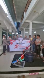 Meriahkan Hari Bhayangkara Ke 79, Polsek Laguboti Gelar Bakti Religi Bersih-Bersih Masjid