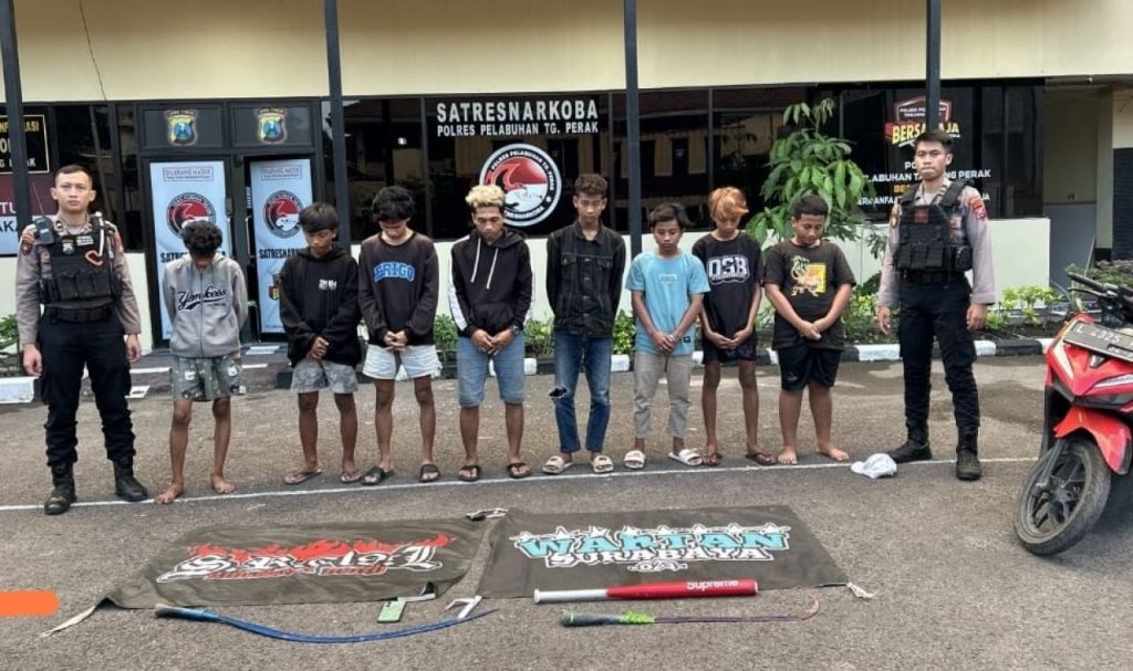 Delapan Remaja Geng Wartan Diamankan Polres Pelabuhan Tanjung Perak, Dua Sajam Diamankan