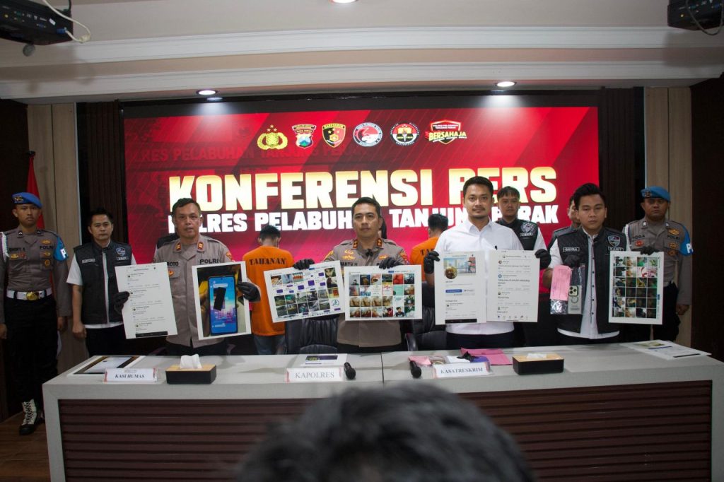 Unit Siber Polres Tanjung Perak Ungkap Jaringan Penyebar Pornografi Lewat Grup Tertutup Facebook