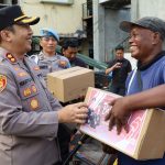 Bakti Sosial Hari Bhayangkara ke-79: Polres Tanjung Perak Salurkan Sembako untuk Bentor dan TKBM