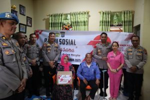 Kapolres Toba Bersama PJU Polres Toba Dan Bhayangkari Cabang Toba menggelar Bakti Sosial