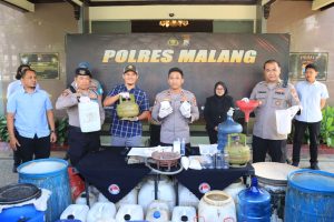 Polres Malang Ungkap Produksi Arak ilegal di Bantur Beromset Jutaan Rupiah Per Bulan