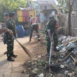 Babinsa Koramil 01/Bekasi Pimpin “Perang Terhadap Sampah” Bersama Warga di Jakasampurna