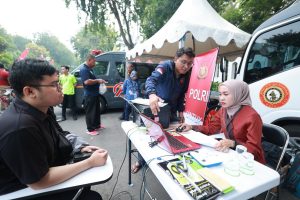 CFD Hari Bhayangkara ke-79 di Surabaya, Polda Jatim Sajikan Pelayanan Publik dan Kesehatan Gratis