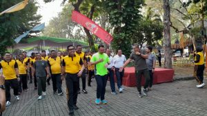 Dandim 0502/Jakarta Utara Ikuti Olahraga Bersama Forkopimko Sambut HUT Bhayangkara ke-79