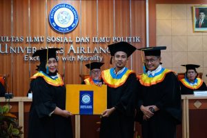 Kritisi Bias Gender dalam Buku Ajar SD, Radius Setiyawan Raih Gelar Doktor dari Unair