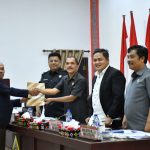 Bupati Samosir Bersama DPRD Tetapkan Tiga Ranperda Menjadi Perda
