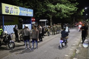 Polres Pelabuhan Tanjung Perak Gelar Patroli Skala Besar Cegah Gangguan Kamtibmas Pasca Kegiatan Ormas Silat