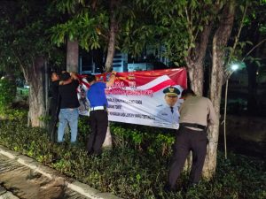 ‘Gempur Curanmor !’ Polres Tanjung Perak Gencarkan Himbauan Lewat Spanduk Kamtibmas