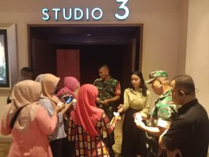 Tumbuhkan Jiwa Patriotisme Kodim 0507/Bks Ajak Prajurit dan Warga Binaan Nobar Film Believe Takdir, Mimpi dan Keberanian