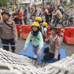 Keceriaan Anak-Anak Warnai Hari Bhayangkara 79, Polrestabes Surabaya Hadirkan Outbound Gratis di Taman Bungkul