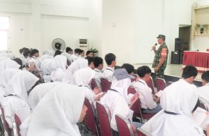 Babinsa Koramil 03/Teluk Pucung Dampingi Pengarahan Siswa Jelang Kunker Mensos RI di Sekolah Rakyat Bekasi Timur