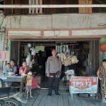 Petugas Laksanakan Patroli Siang, Berikan Himbauan Sekaligus Mengajak Bersama Sama Menjaga Keamanan