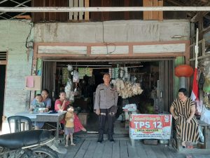 Petugas Laksanakan Patroli Siang, Berikan Himbauan Sekaligus Mengajak Bersama Sama Menjaga Keamanan