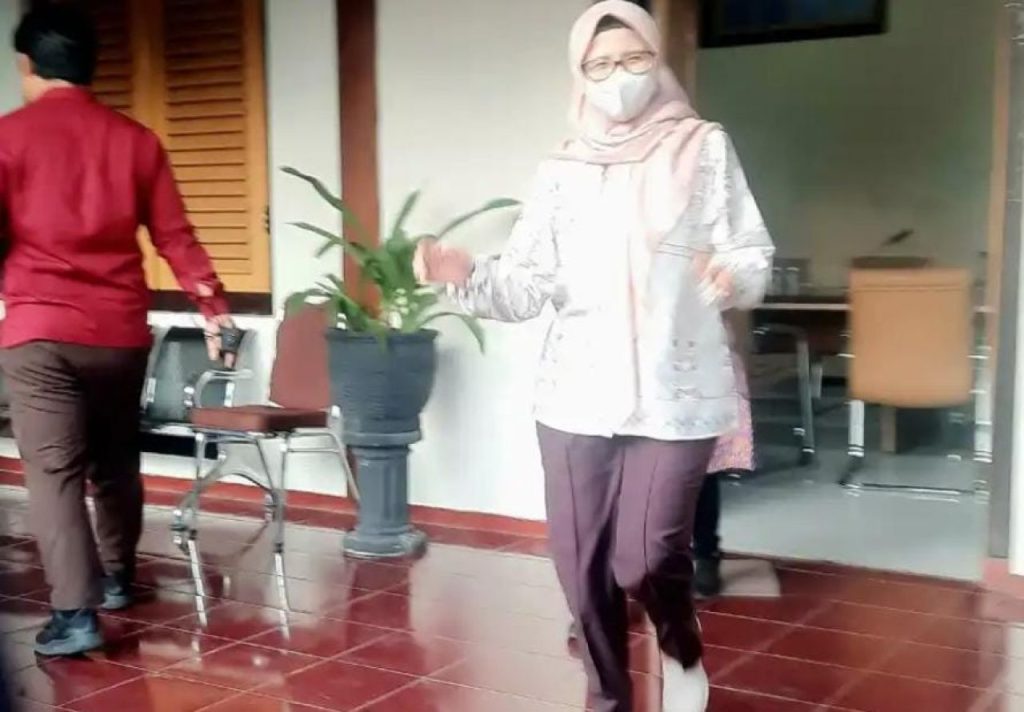 Sudah Dua Kali Dipanggil Kejari, Status Mantan Bupati Blitar Mak Rini Masih Saksi