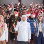 Gubernur Khofifah Sapa Ribuan Buruh Pejuang Keluarga di MPS Dander Bojonegoro