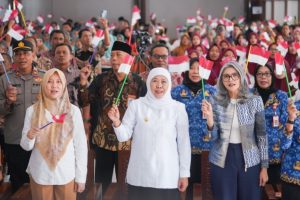 Gubernur Khofifah Sapa Ribuan Buruh Pejuang Keluarga di MPS Dander Bojonegoro