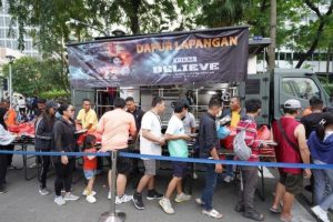 Panglima TNI dan Ratusan Sahabat Lama Berbagi di CFD dan Nobar Film “Believe”