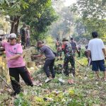 Perangi Sampah, Koramil 01/Kranji Bersama Warga Gelar Kegiatan Jumat Bersih di Kalibaru