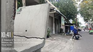 Retak Sejak Dipasang, Proyek U-Ditch di Simo Katrungan Diduga Langgar RAB dan K3