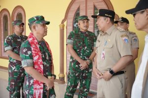 Serbuan Teritorial Kodam Jaya/Jayakarta, Danrem 052/WKR Didampingi Dandim 0502/JU Tinjau Langsung Kegiatan Bakti TNI