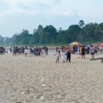 Surutnya Sungai Melawi Lahirkan Wisata Pasir Dadakan di Pinoh