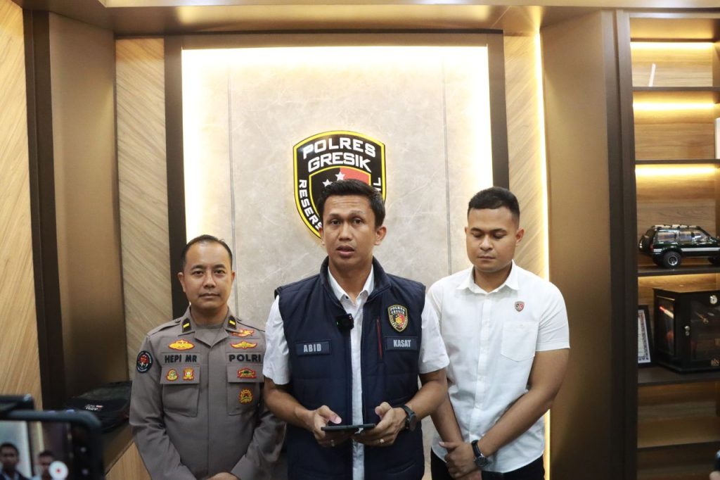 Polisi Gempur Tambang Ilegal di Gresik, Truk dan Ekskavator Disita