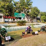 Dukung Program Unggulan KASAD “Kembali ke Alam”, Koramil 05/Bantargebang Bersama Tiga Pilar Tanam 200 Bibit Pohon