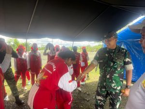 Motivasi Serta Tingkatkan Semangat Berlatih, Dandim 1710/Mimika Tinjau Latihan Anggota Paskibraka Kab. Mimika Tahun 2025