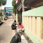 Drainase Jalan H. Entong Masuki Tahap Finishing, Satgas TMMD 125 Pasang Tutup U-Ditch
