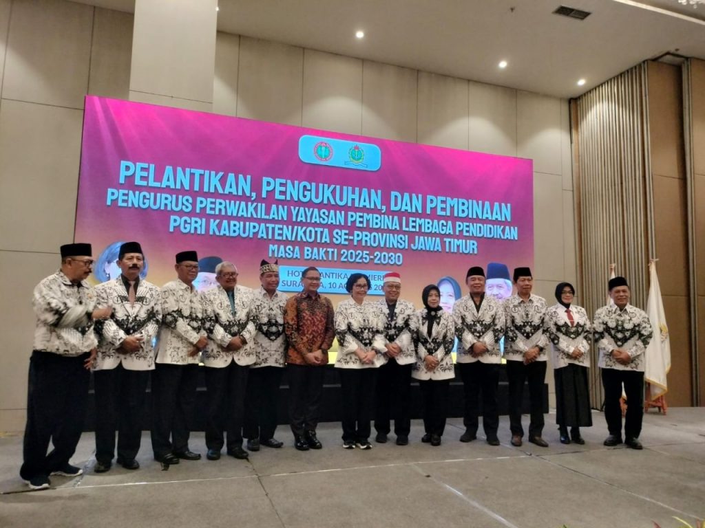 PGRI Jatim Kukuhkan Pengurus Baru, Siap Jadi Barometer Pendidikan Nasional
