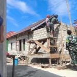 Janda 82 Tahun Terharu Rumahnya Direhab TNI Pada Pelaksanaan TMMD 125 Kodim 1506/Namlea