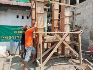 Sumur Bor Program Unggulan KASAD Hampir Rampung, Babinsa Mustikasari Dampingi Pengecoran di Ponpes Nur Al Istiqomah