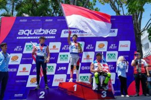 Ukir Sejarah Pembalap Indonesia Jadi Juara Dunia Termuda di Ajang AQUABIKE