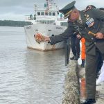 Dandim 1710/Mimika Ikuti Upacara Tabur Bunga di Pelabuhan Poumako Dalam Rangka Memperingati HUT Ke-80 Kemerdekaan RI