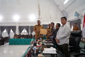 Bupati Toba Sampaikan RPKUA dan RPPPAS, Selanjutnya Dibahas Oleh Banggar DPRD Toba