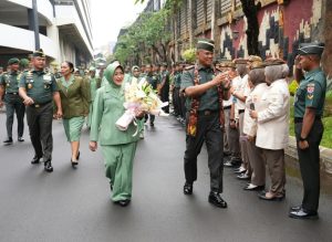 Wakil Panglima TNI Ikuti Tradisi Pengantar Tugas di Mabesad