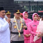 Polda Metro Jaya Gelar Tradisi Penyambutan Kapolda Baru dan Pelepasan Kapolda Lama
