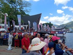 Hari Pertama International F1H2O World Champhionship Penonton di Prediksi Mencapai Ribuan