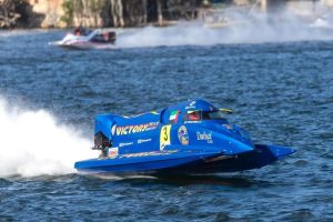 Suara Suara Boat F1H2O Melintasi Perairan Danau Toba Mirip Suara Moto GP Yang Tayang di Televisi
